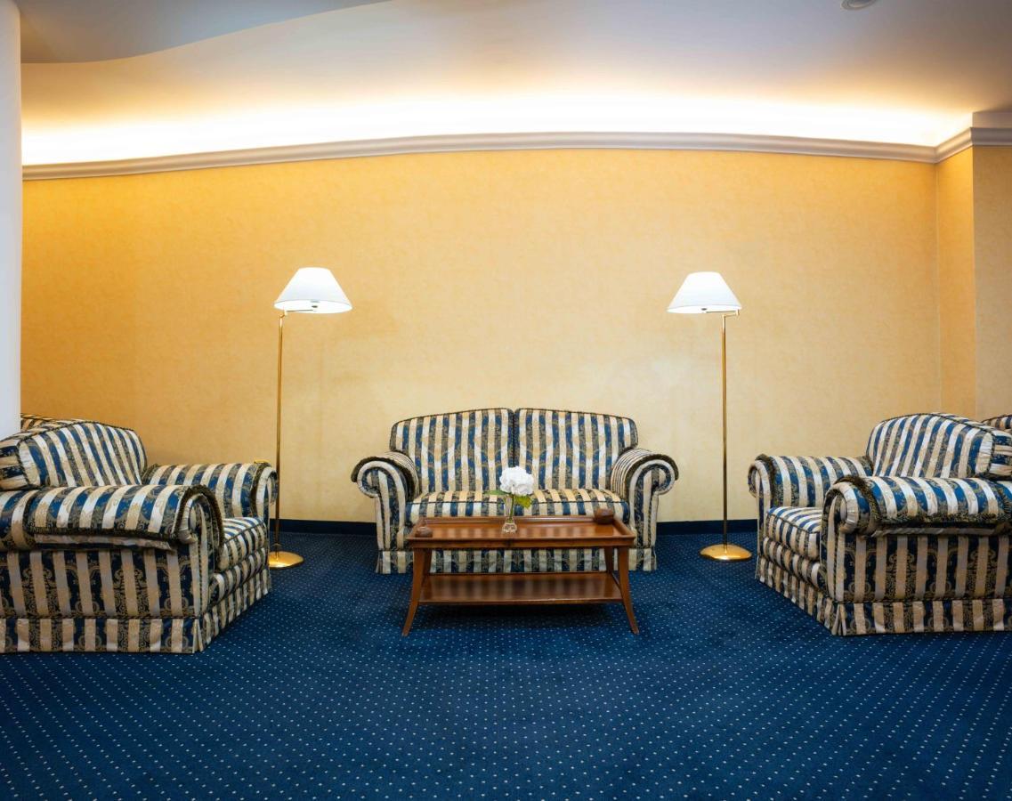 Hotel Hermitage Полла Экстерьер фото
