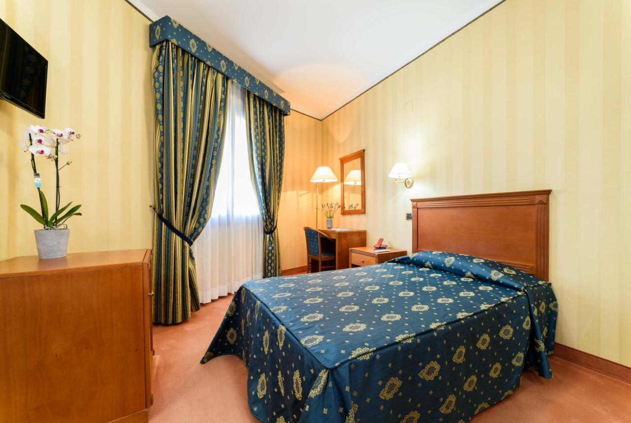Hotel Hermitage Полла Экстерьер фото
