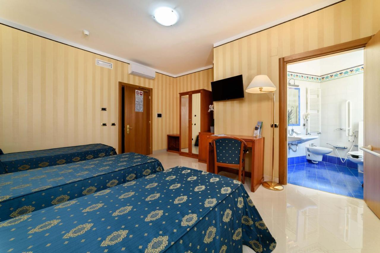 Hotel Hermitage Полла Экстерьер фото
