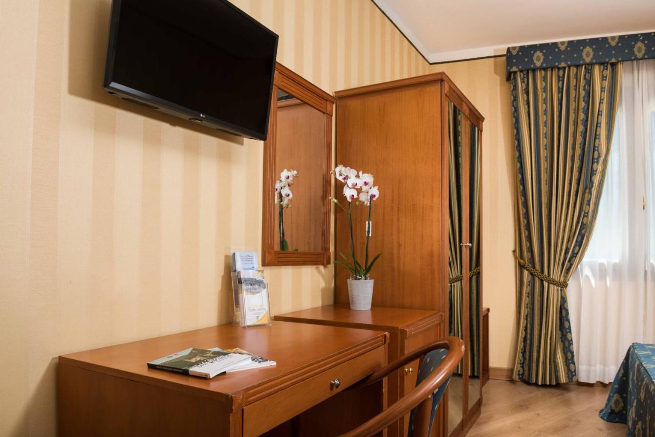 Hotel Hermitage Полла Экстерьер фото