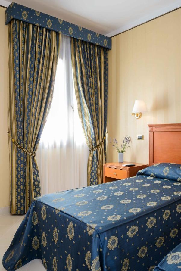 Hotel Hermitage Полла Экстерьер фото