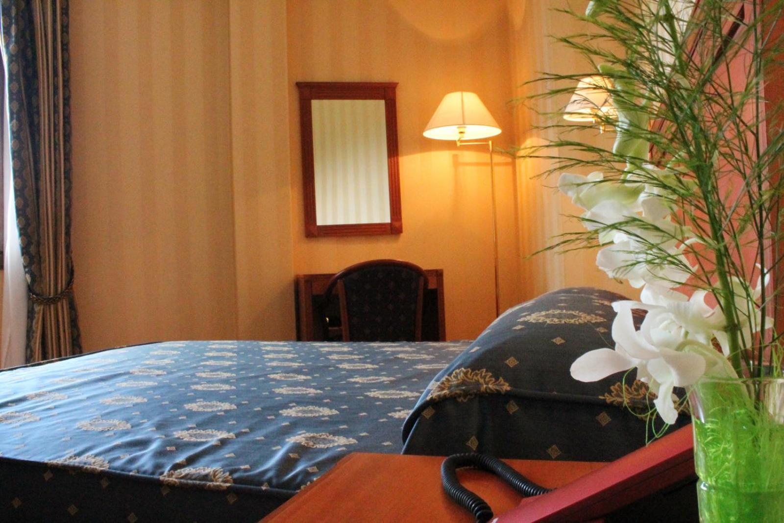 Hotel Hermitage Полла Экстерьер фото